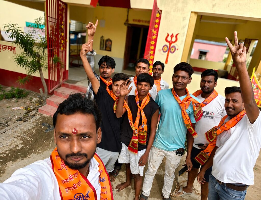 सीतामढ़ी के हेमापुर धाम में 200 साल प्राचीन महादेव मंदिर के गुंबद के पुनर्निर्माण को लेकर हुई विशेष पूजा-अर्चना - TVB News सीतामढ़ी के हेमापुर धाम में 200 साल प्राचीन महादेव मंदिर के गुंबद के पुनर्निर्माण को लेकर हुई विशेष पूजा-अर्चना - TVB News